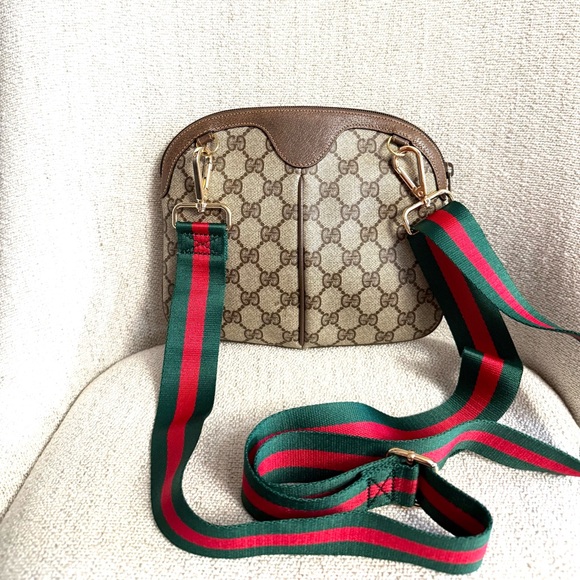 Gucci authentic brown monogram coated canvas crossbody bag - Picture 9 of 14